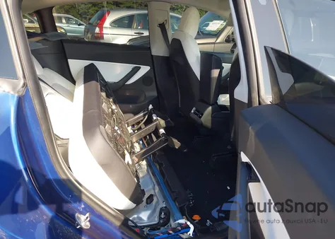 2020 Tesla Model Y Long Range Dual Motor All-Wheel Drive z USA, uszkodzony, nr VIN 5YJYGDEE5LF046424